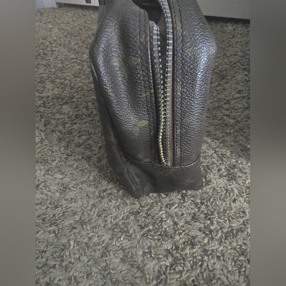 Louis Vuitton Brown Signiture Mono 28 Trousse Bag (FAIR/POOR)(COA)REHAB✨ - Picture 6 of 14